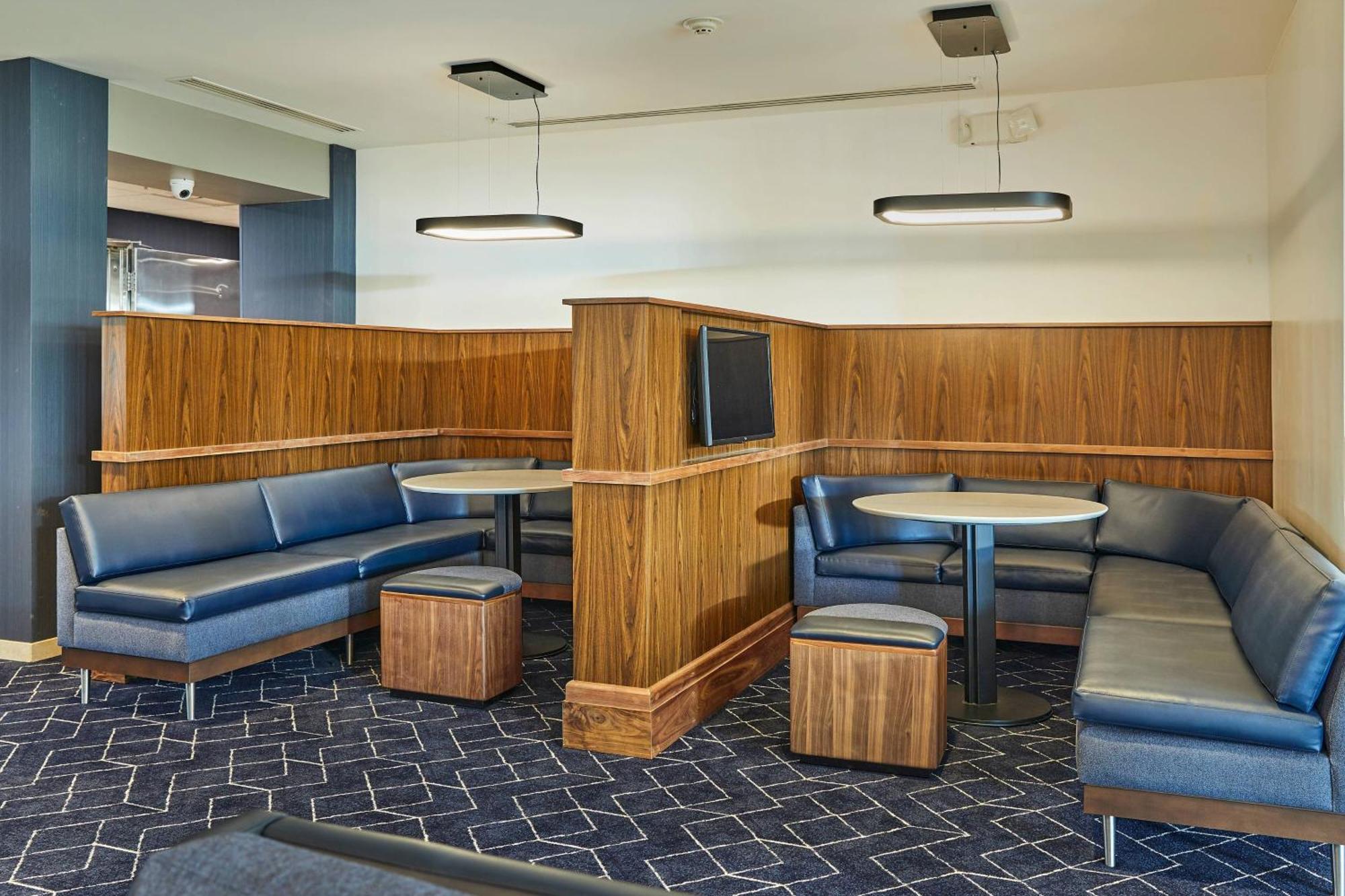 Courtyard Medford Airport Ξενοδοχείο Εξωτερικό φωτογραφία
