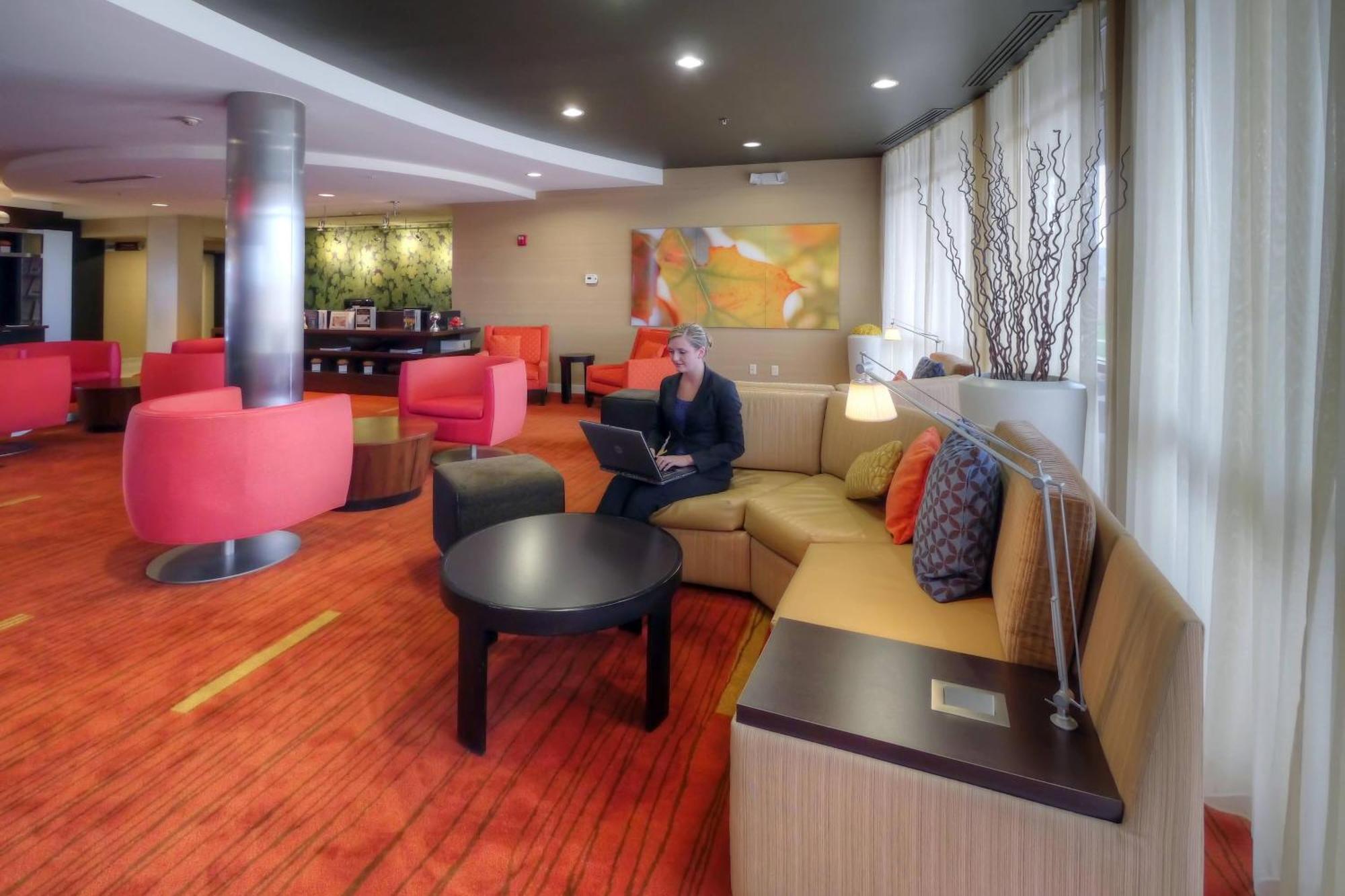 Courtyard Medford Airport Ξενοδοχείο Εξωτερικό φωτογραφία