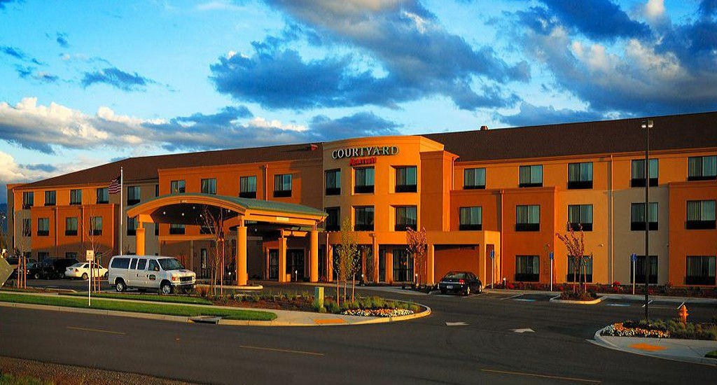 Courtyard Medford Airport Ξενοδοχείο Εξωτερικό φωτογραφία